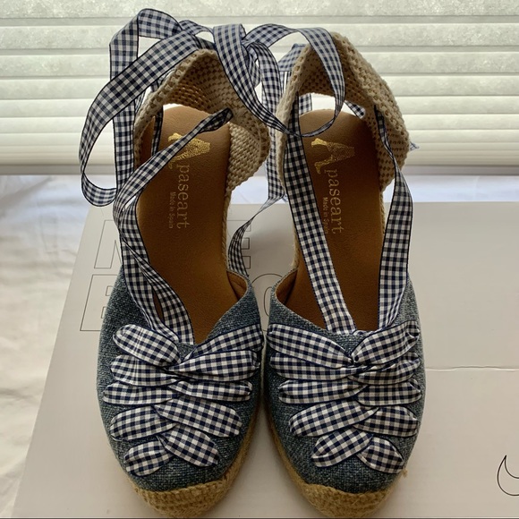 Beautiful Plaid Lace Up Espadrilles Made In Spain - Picture 1 of 5